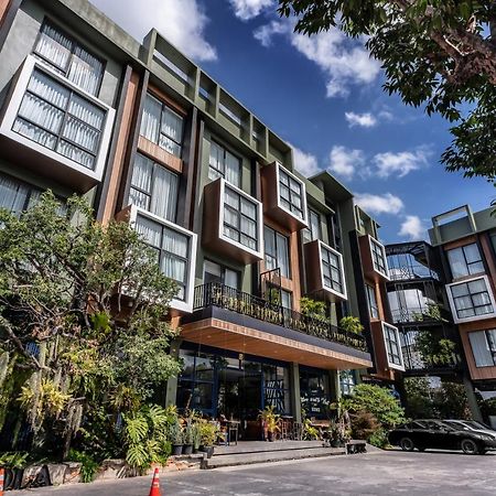 The Wood Hotell Surin Eksteriør bilde