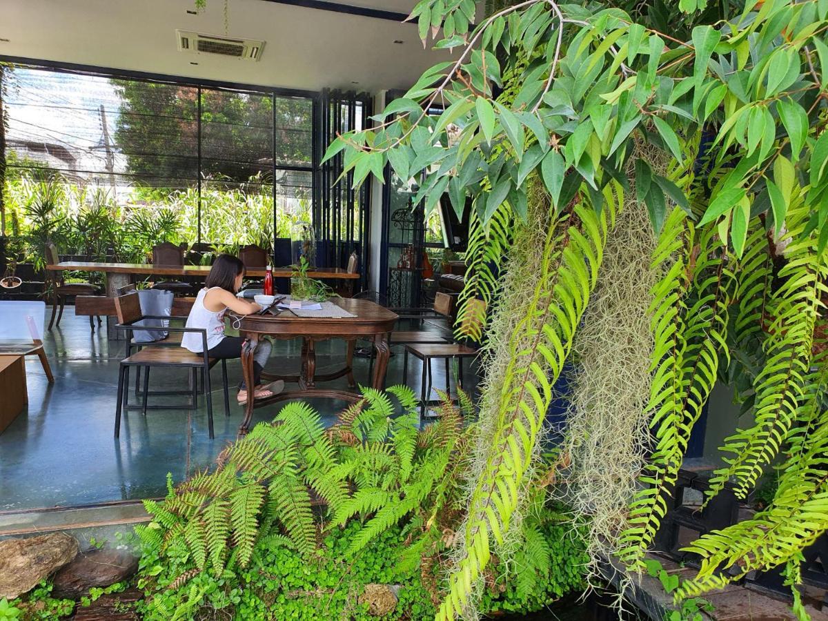 The Wood Hotell Surin Eksteriør bilde