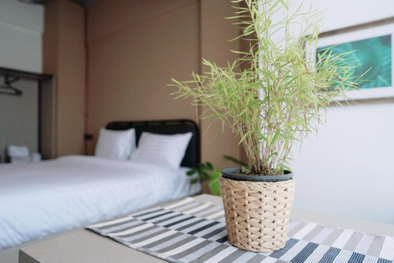 The Wood Hotell Surin Eksteriør bilde