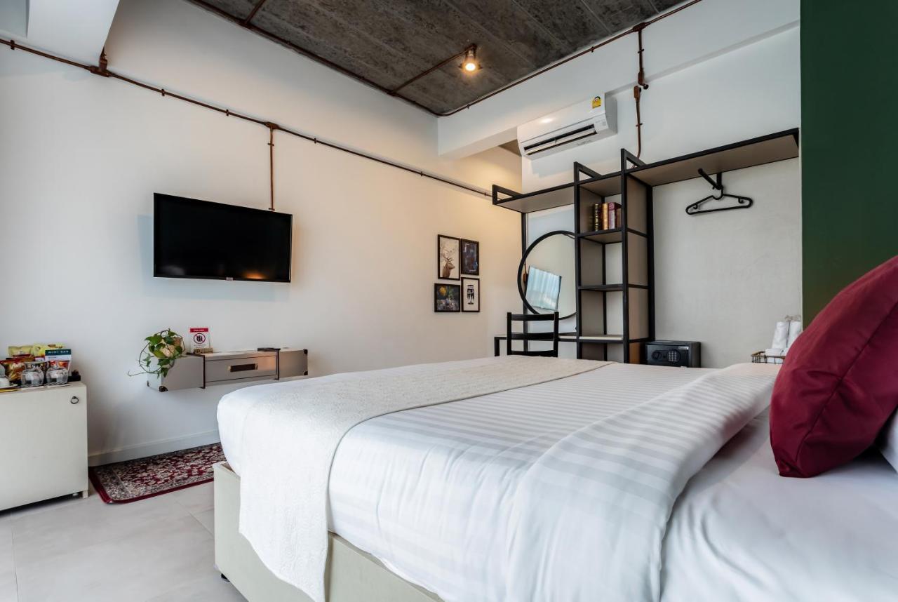 The Wood Hotell Surin Eksteriør bilde