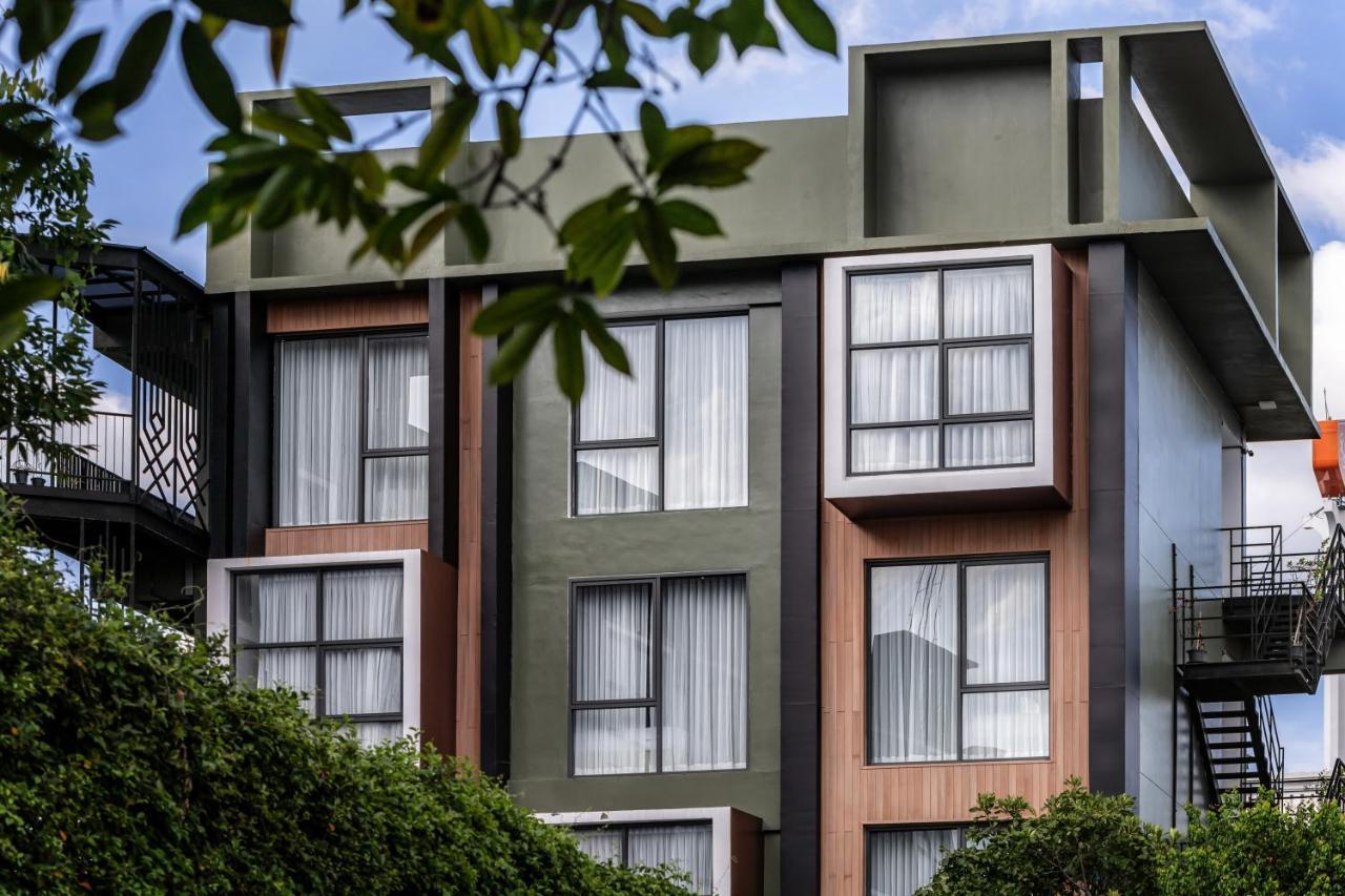 The Wood Hotell Surin Eksteriør bilde